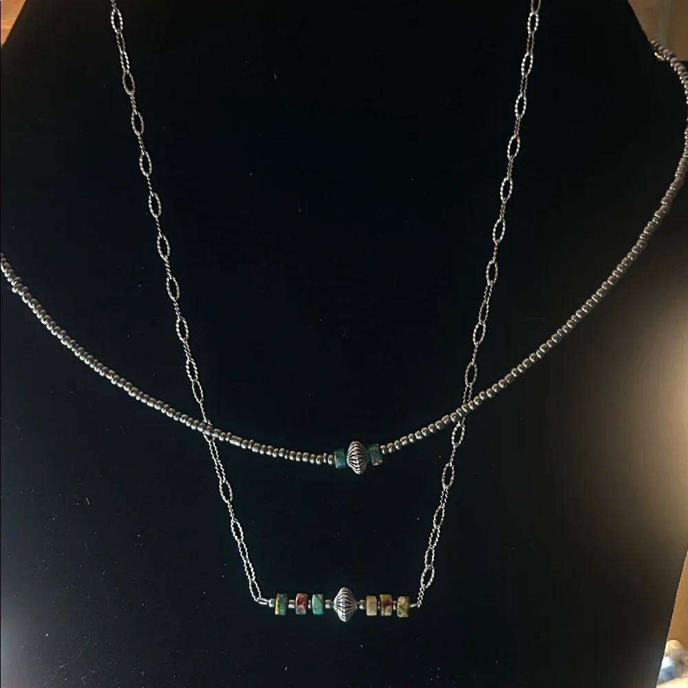 Chic Silver Laying Necklaces with Multicolor Beads - Picture 2 of 3